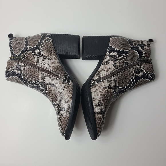 NWOT BLONDO noa  waterproof snakeskin ankle bootie - Picture 3 of 9